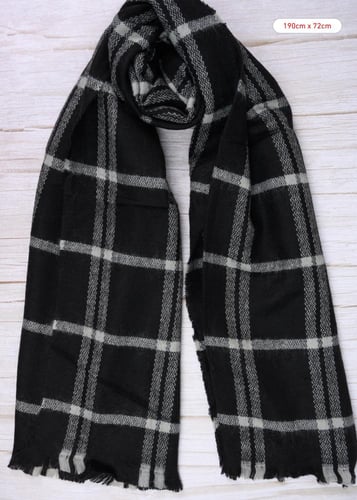 شال نسائي بطبعة كاروهات