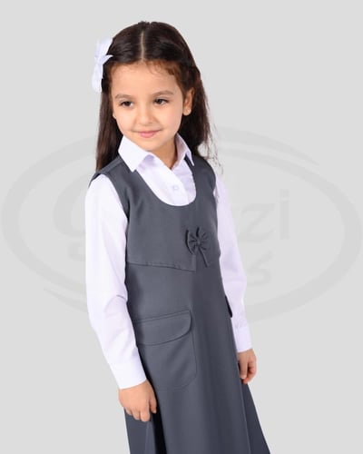 طقم زي روضة مع قميص بناتي رصاصي بفيونكة صدر وجيوب...