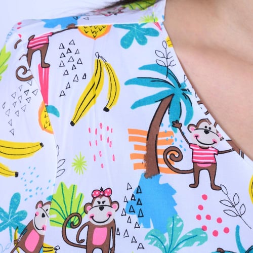 تي شيرت طبي بتصميم مرح Cherokee