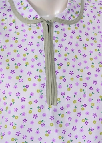 زي عاملة منزلية بطبعة زهور