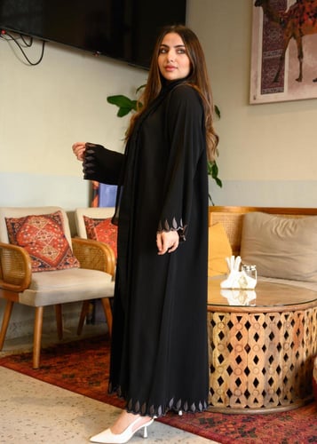 عباية صيفية أنترنت بتصميم ورق شجر بني في الاطراف م...