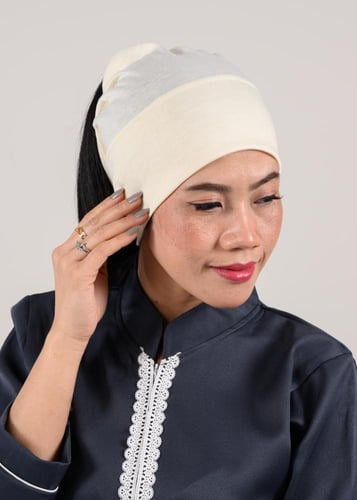 ربطة رأس بوني مزودة بفتحة خلفية