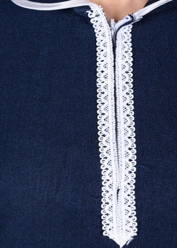 زي عاملات شتوي ساده بحواف بيضاء