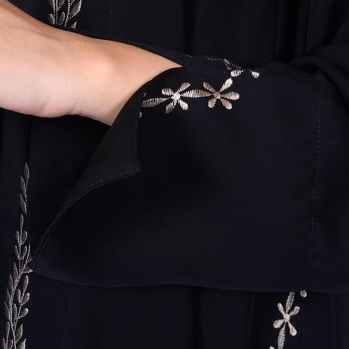عباية لف أنيقه كتان سوداء دبل كلوش وبتطريز ذهبي عل...