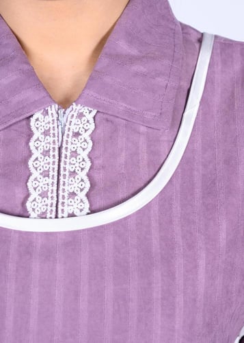 زيّ عاملات شتوي مخطط مع مريله