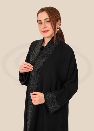 عباءة "كريب انترنت" سوداء بتطريز شك طولي فاخر مع ط...