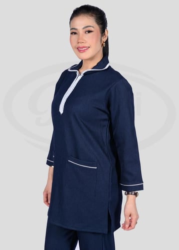 زي عاملات شتوي ساده بحواف بيضاء