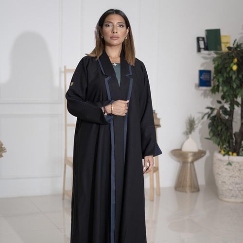 عباية بليزر أسود بتدخيلات قماش ازرق M