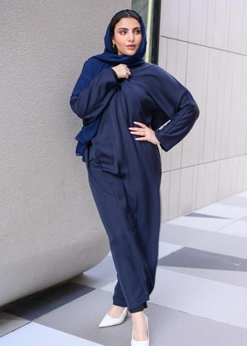 عبايه كريب ساده لف ملونة مع طرحة كحلي