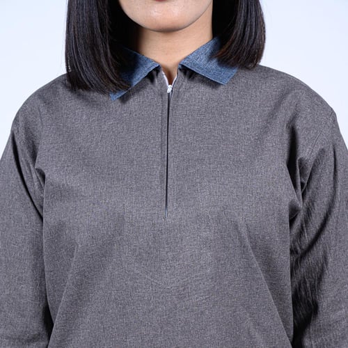 طقم عاملة منزلية ملون بسحاب