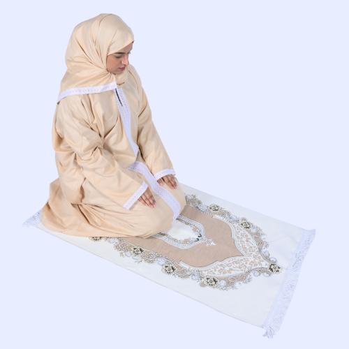 شرشف صلاة مع سجادة بيج