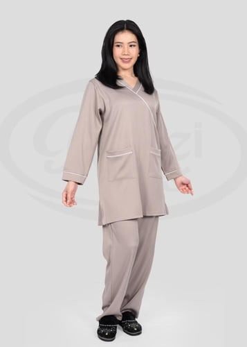 يونيفورم مريح شتوي للعاملات بياقة V