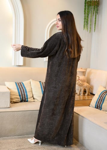 عباية لف كلاسيك مخمل بني سادة