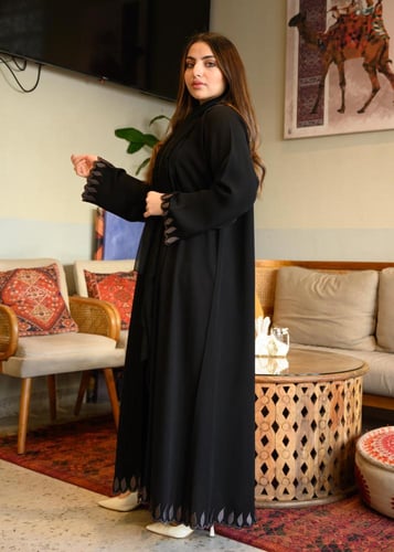 عباية صيفية أنترنت بتصميم ورق شجر بني في الاطراف م...