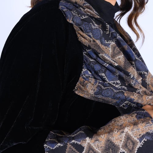 عباية لف سوداء شتوية مخمل على الأكمام والصدر تدخيل...