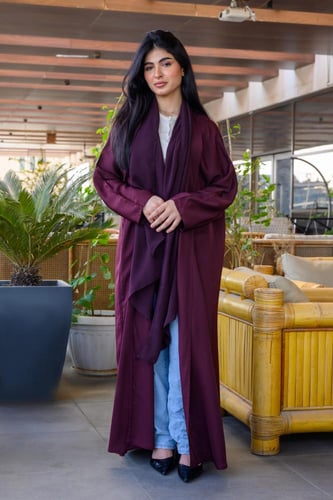 عبايه ساده لف ملونة مع طرحة باللون البرغندي كريب