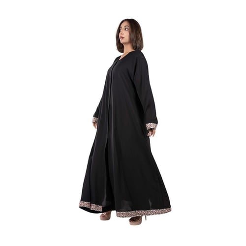 عباية كلوش بتطريز زهور ملون على الكم و الأسفل كريب...