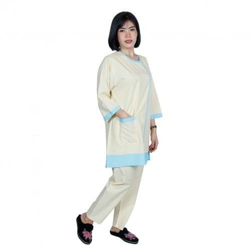 زي عاملات منزلية بأزارير