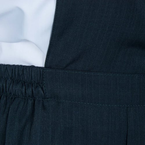 مريول مدرسي متوسط زيتي مع قميص أبيض