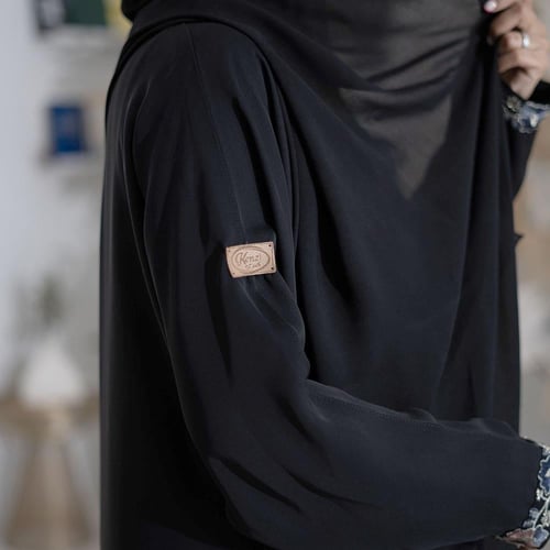 عباية كريب انترنت كلوش مطرزة زهور ملون على الكم و...