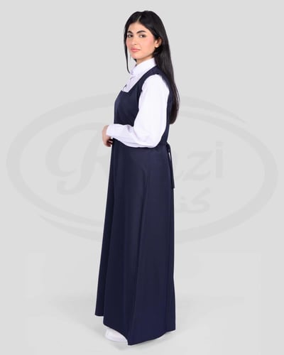 طقم زي مدرسي كحلي ثانوي مع ياقة مربعة أمامية