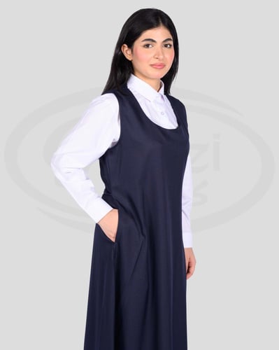 مريول مدرسي ثانوي كحلي للبنات مع قميص أبيض بقصة دا...