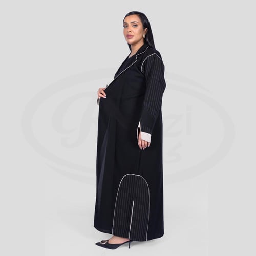 عباية لف أنيقة اسود بتدخيلات بيج F
