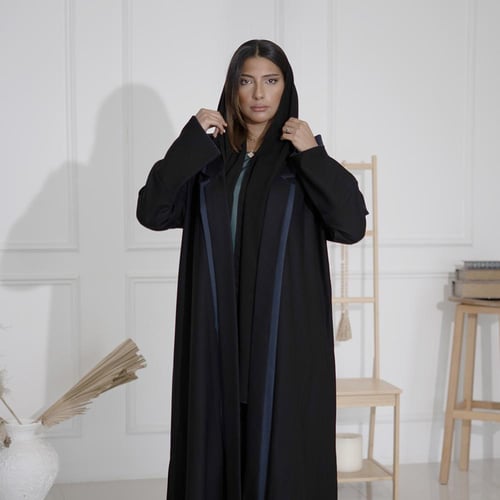 عباية بليزر أسود بتدخيلات قماش ازرق M