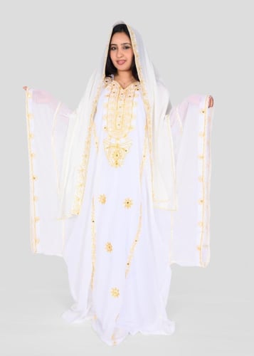 ثوب نشل سعودي تراثي بتطريز قصب ذهبي فاخر