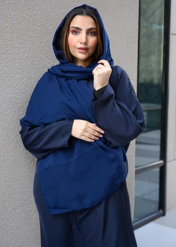 عبايه كريب ساده لف ملونة مع طرحة كحلي