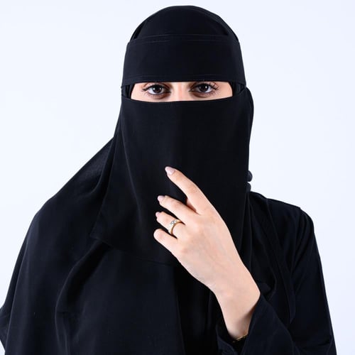 نقاب وسط خط قصير