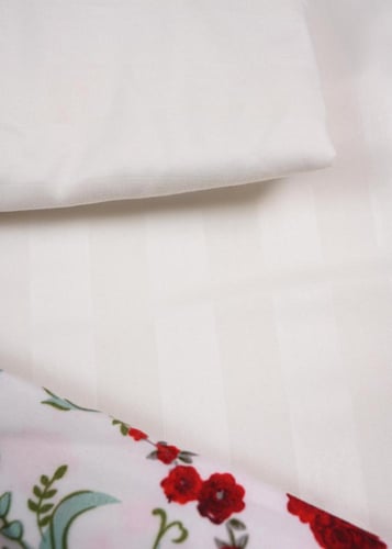 طقم صلاة نسائي وطني صناعه سعوديه