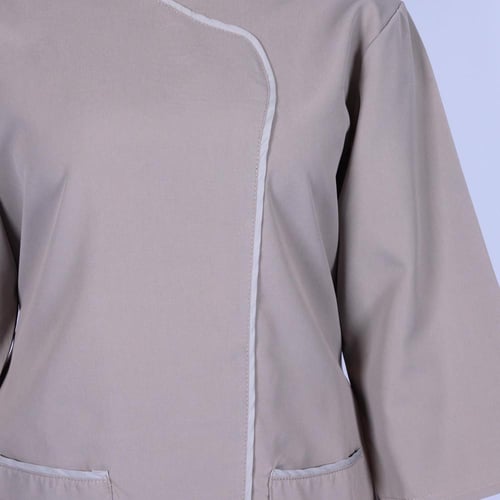 زي عاملات بتصميم أنيق