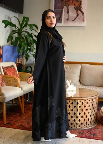 عباية كتان ملكي بنقوش الزهور الهندسية مع طرحه