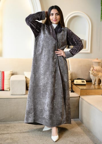 عباية شتوية مخملية فاخرة بقصة بليزر رسمية مع أكمام...