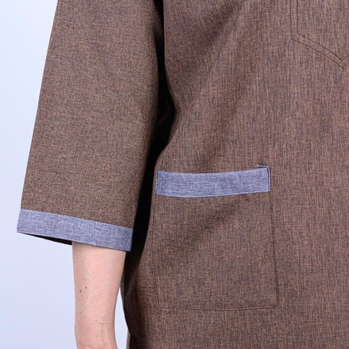 طقم عاملة منزلية ملون بسحاب