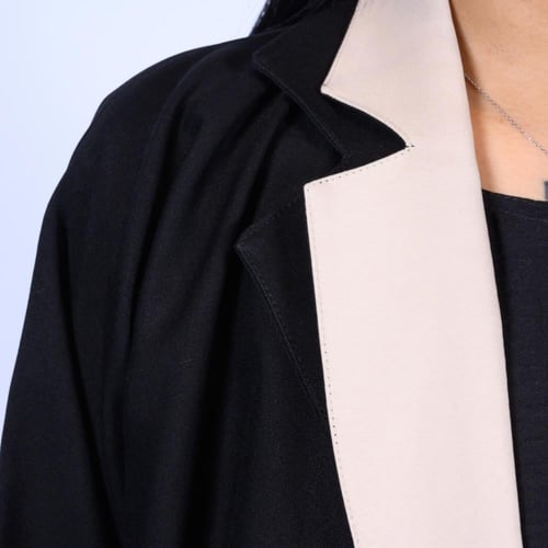 عباية سوداء انترنت أنيقة ببطانة بيج متصله وأزرار ز...