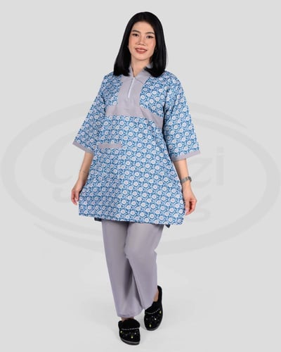 زي عامله مريح بألوان زاهية