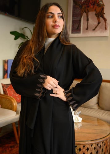 عباية صيفية أنترنت بتصميم ورق شجر بني في الاطراف م...