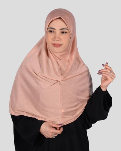 حجاب عاملة المنزل بالوان متعددة