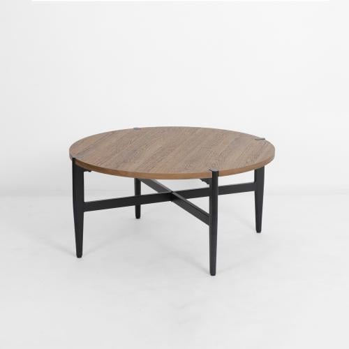 طاولة خشب دائرية باعمدة عريضة