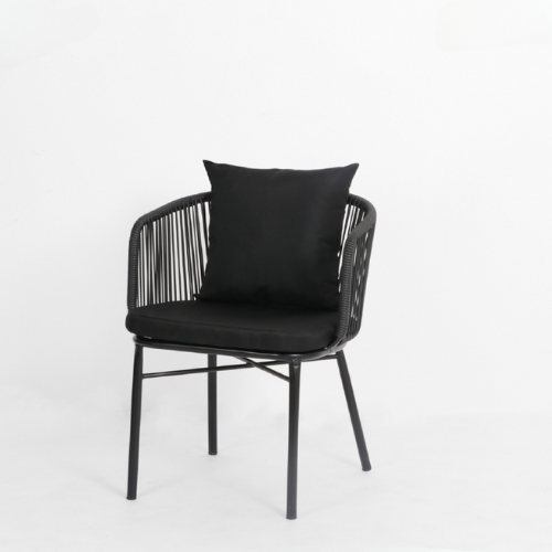 كرسي مفرد خارجي قاعدة حديد بتصميم حبال