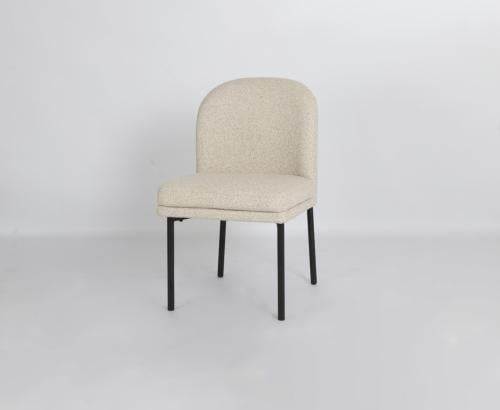 كرسي قماش بارجل معدنية