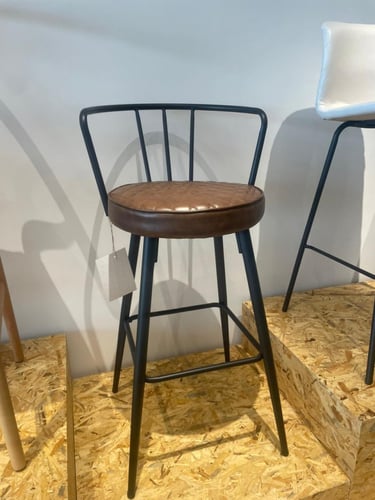 كرسي بار حديد قاعدة جلد