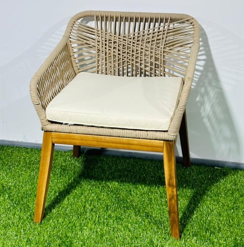 كرسي بمقعد وظهر شبكي مع وسادة للجلسات الخارجية