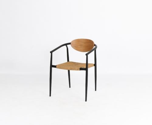 كرسي عصري بلمسة نسيج