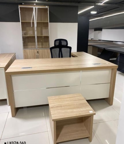مكتب مدير بتصميم عملي - LK028 - يجمع بين الأداء وا...