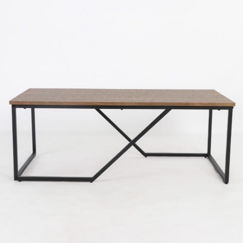 طاولة خشبية مستطيلة