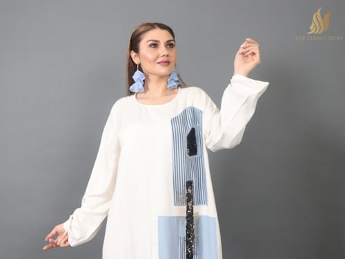 جلابية بلون سماوي