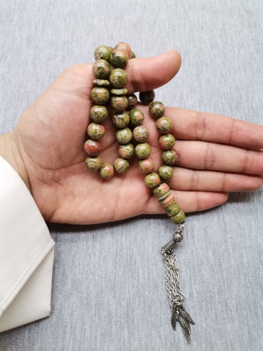 سبحة حجر اخضر